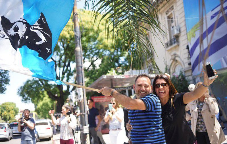 Candidato opositor Lacalle Pou gana elecciones presidenciales de Uruguay
