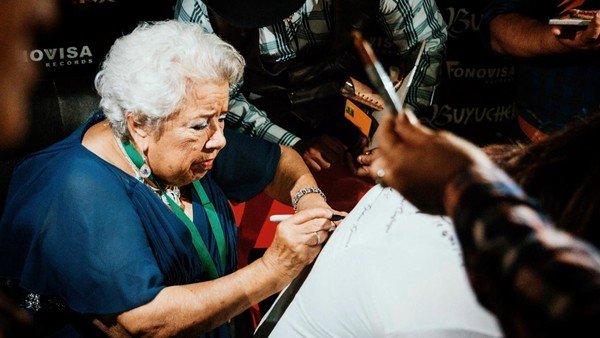 Irma Silva, la abuela que grabó un disco a los 80 años y podría ganar un Latin Grammy
