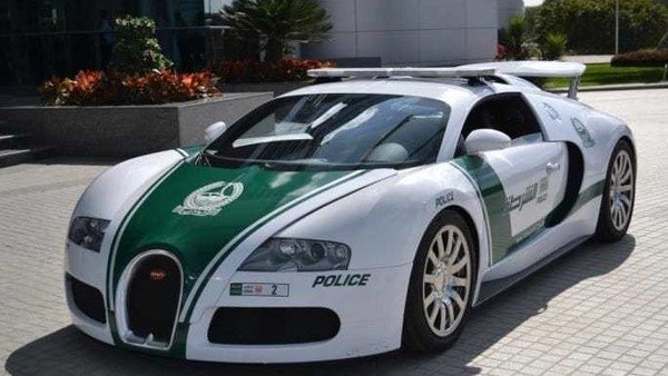 Los lujosos patrulleros de Dubai: Bugattis, Aston Martins, Porsches y ahora el Cybertruck de Tesla
