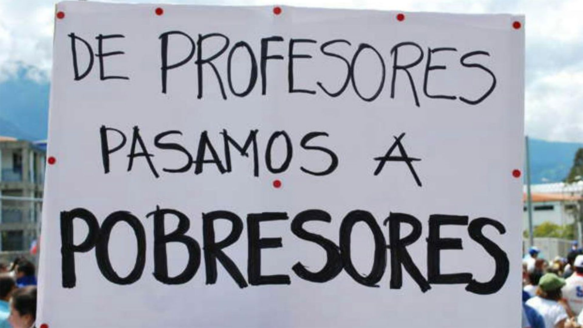 Las protestas de docentes venezolanos por los bajos salarios