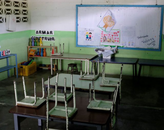 Los maestros venezolanos están al límite de sus fuerzas ante el caos educativo: “Tenemos docentes desnutridos”