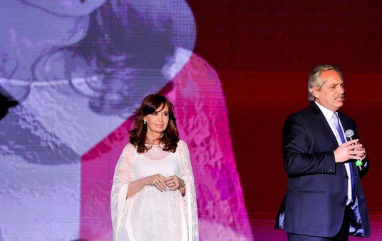 Cristina Kirchner se dedica a la campaña permanente y Alberto Fernández a forjar su modelo