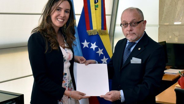 Felipe Solá consideró "ilegal" a la diplomática de Guaidó en la Argentina