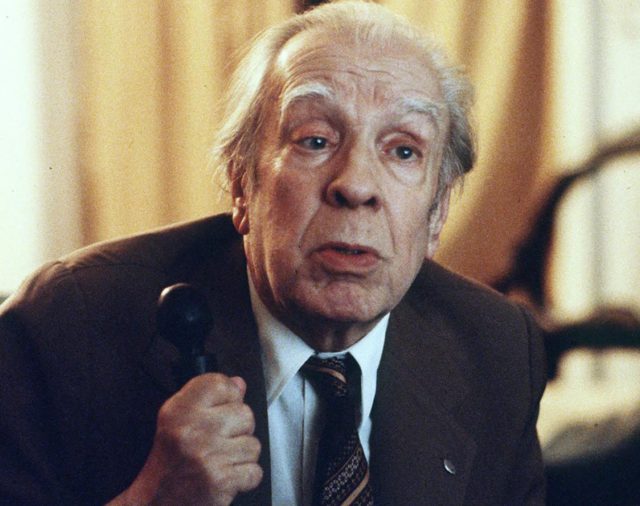 Insisten en que los manuscritos que tiene el empresario Alejandro Roemmers de Jorge Luis Borges son robados