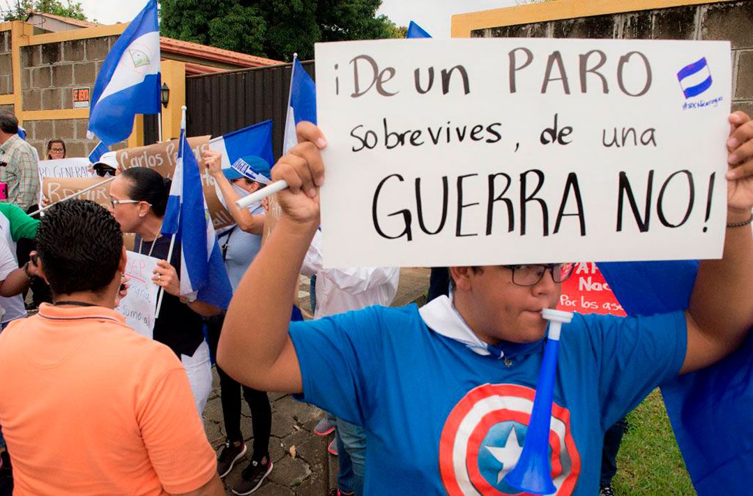 Jóvenes exigien a los empresarios encabezar un paro nacional para presionar al régimen de Daniel Ortega. (Cortesía La Prensa)