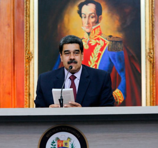 Nicolás Maduro ordenó difundir las ideas bolivarianas en escuelas, liceos y universidades de Venezuela