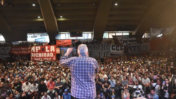 Organizaciones sociales se unen y lanzan una "CGT piquetera" con el aval de Alberto Fernández