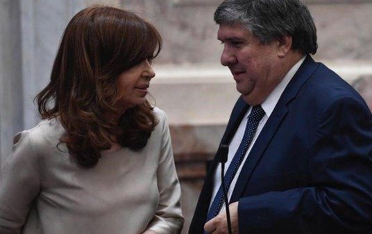 Por primera vez, Cristina Kirchner se reúne con todos los senadores de la bancada unificada