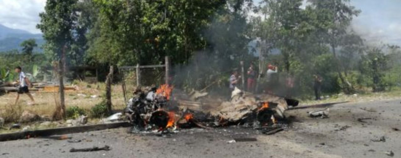Un coche bomba del ELN contra una base militar colombiana dejó tres soldados heridos