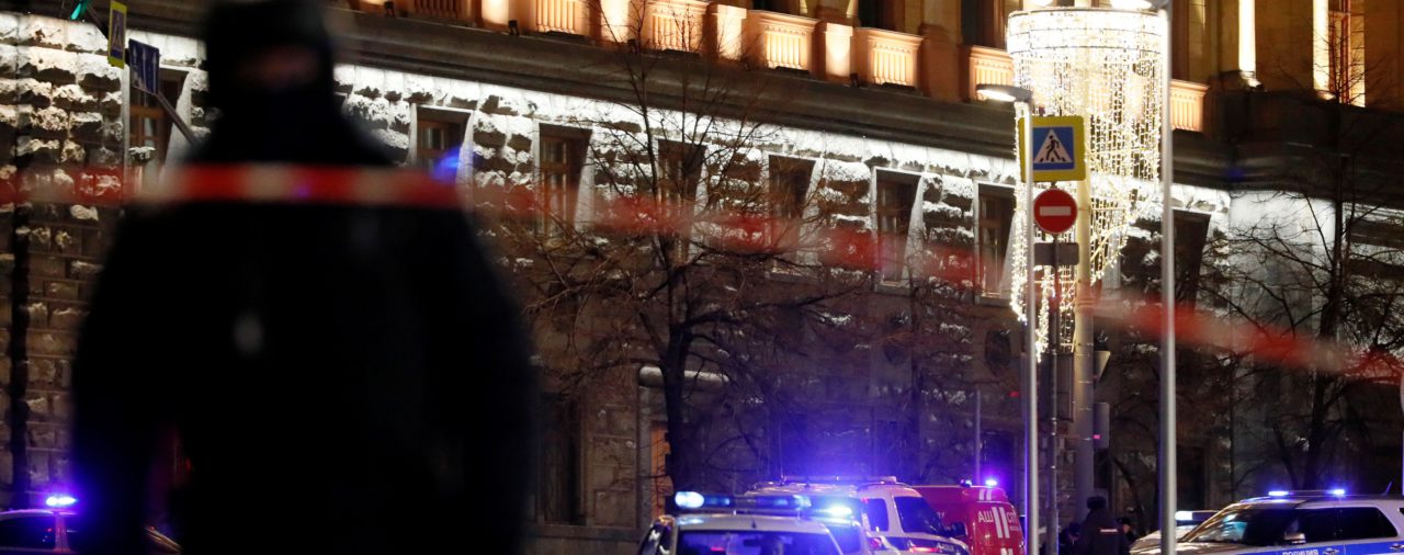 Un tiroteo en Moscú cerca de las oficinas del servicio secreto de Rusia dejó al menos tres muertos
