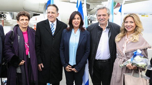Alberto Fernández recibe en Israel a familiares de desaparecidos en la dictadura
