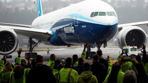 El nuevo avión Boeing 777X completa su primer vuelo
