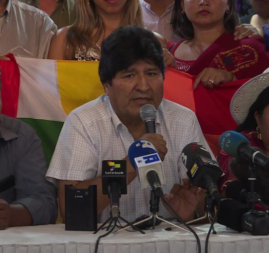 Exministro Luis Arce será candidato a la presidencia de Bolivia, anuncia Evo Morales