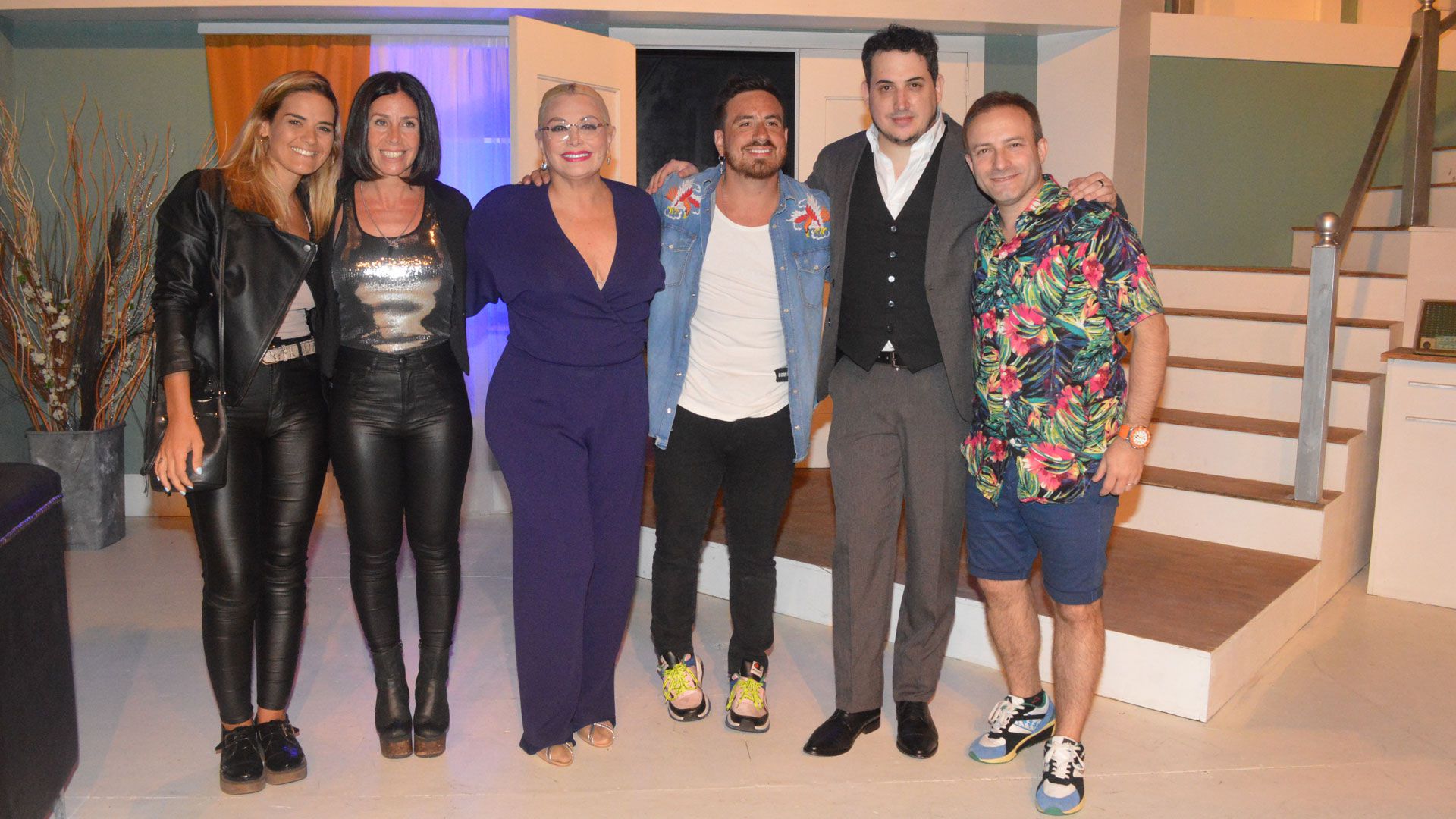 Mica Vázquez, Julieta Bal, Carmen Barbieri, Fede Bal, Christian Alonso y Santiago Almada (Eduardo Aguada / Teleshow) 