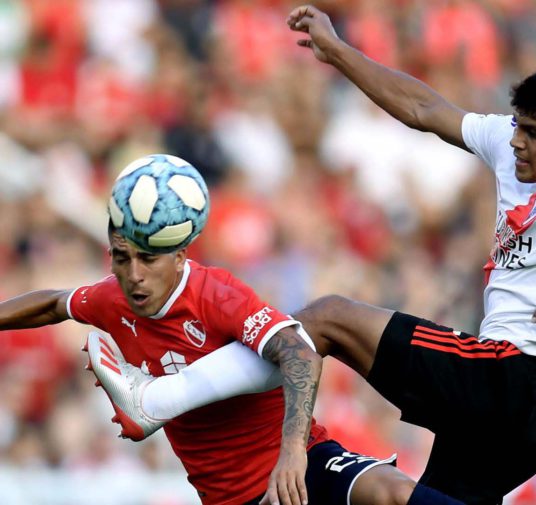 River vence a Independiente en Avellaneda y se sube a la cima de la Superliga