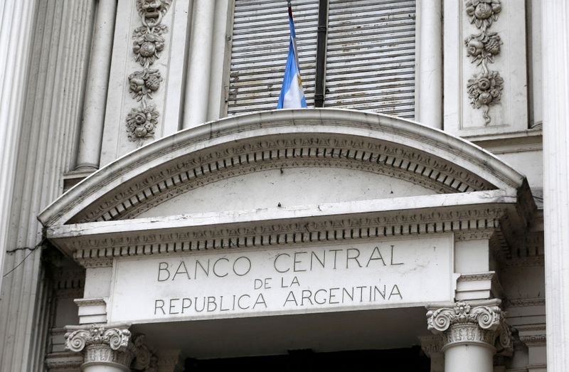 Edificio del banco central de Argentina en Buenos Aires, Foto de archivo Oct 16. REUTERS/Enrique Marcarian (ARGENTINA - Tags: BUSINESS POLITICS)