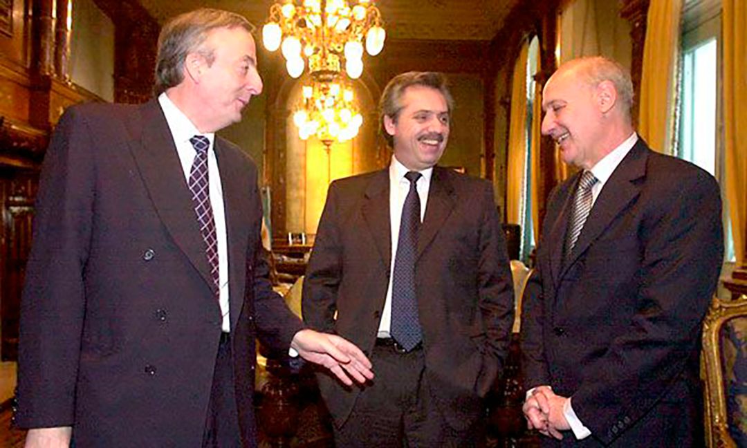 Nestor Kirchner, Alberto Fernández y Roberto Lavagna en 2005, cuando el país comenzaba, una vez más, a salir del default