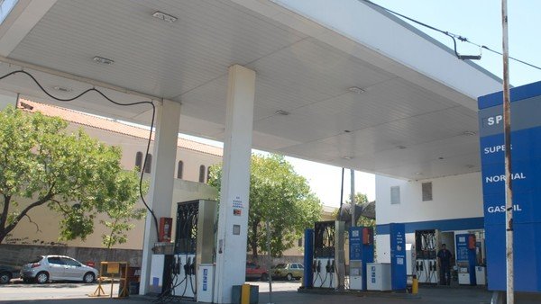 Los estacioneros en crisis: buscan que las petroleras les paguen una mayor comisión por las ventas