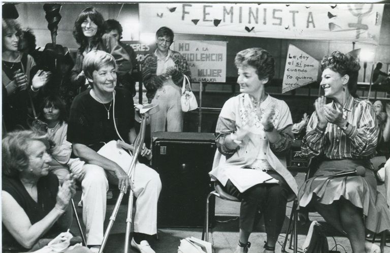 En una reunión feminista, con Eva Giberti (Fundación María Elena Walsh)