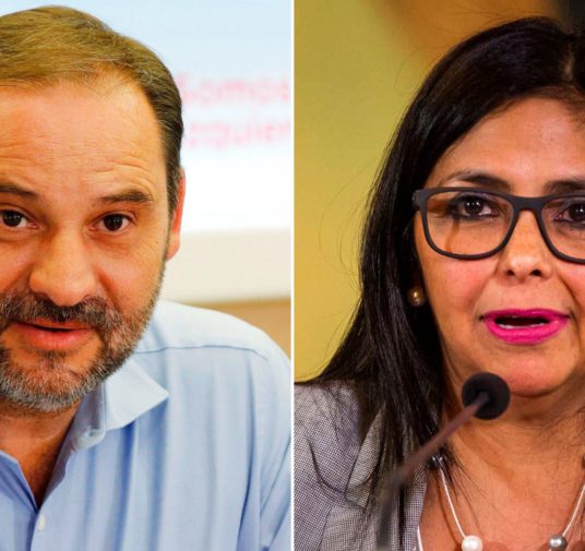 Un juez español determinó que hay “indicios racionales de delito” en la reunión entre el ministro de Transporte Ábalos y Delcy Rodríguez en Barajas