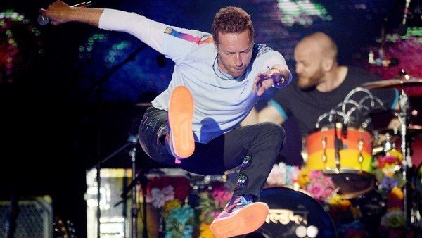 Coldplay de estreno: cómo es su nuevo videoclip inspirado en George Orwell
