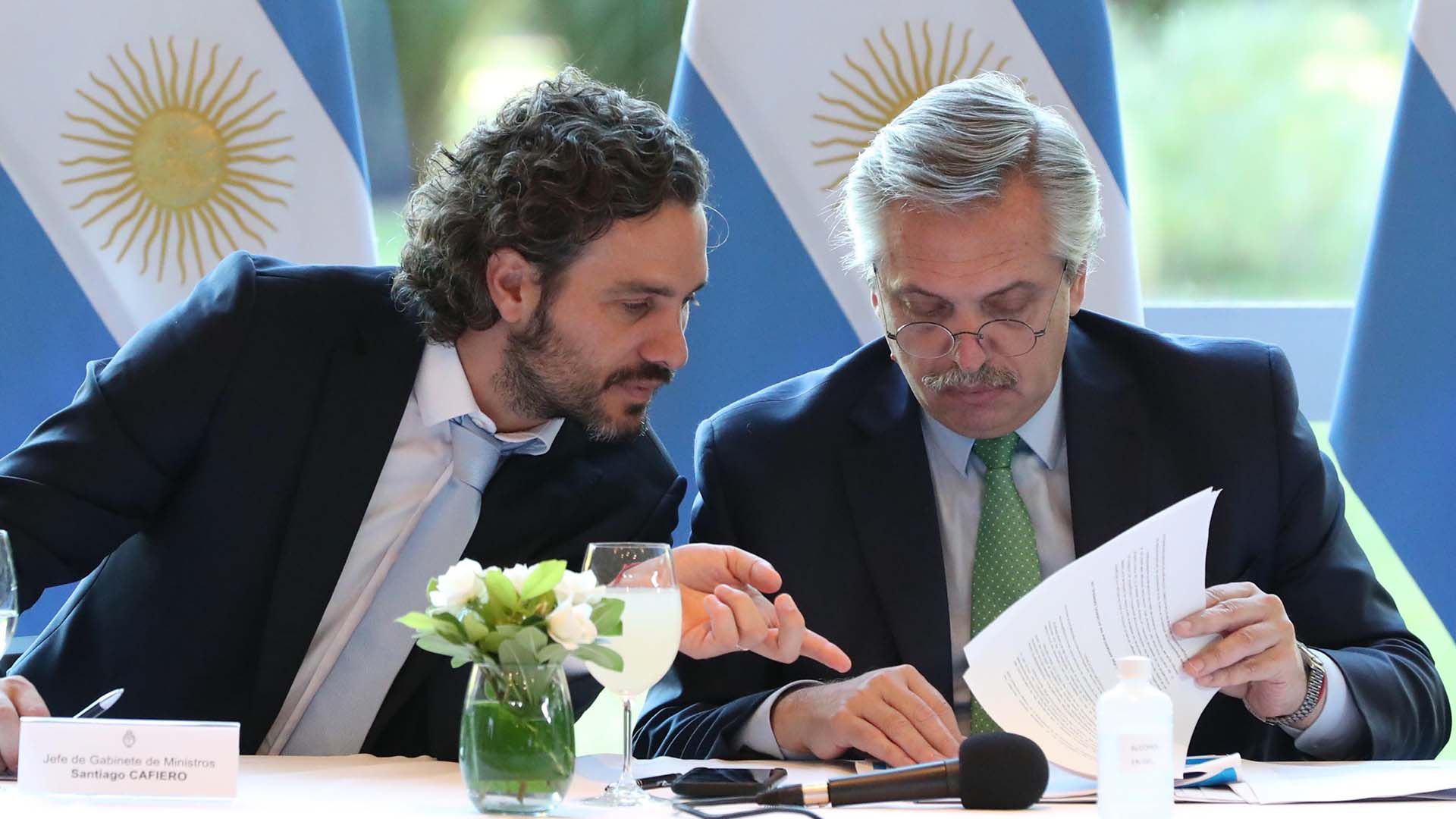 Alberto Fernández junto al Jefe de Gabinete, Santiago Cafiero (Presidencia)