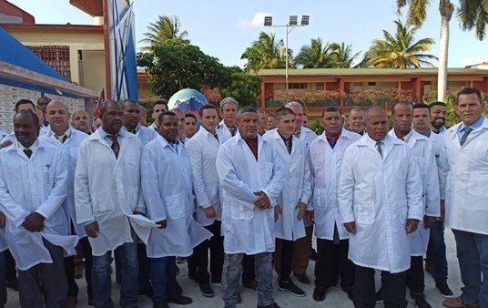 Coronavirus en la Argentina: Cuba ofreció médicos para prestar servicios en la Provincia, y ya hay polémica