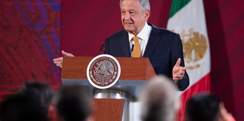 “¿De qué quieren su nieve?”: López Obrador respondió a los que piden cancelar megaproyectos por coronavirus