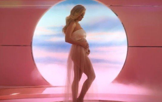 Katy Perry y Orlando Bloom esperan su primer hijo: la extraña forma de anunciar el embarazo