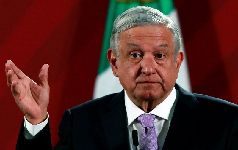 Recesión y violencia récord golpean apoyo a presidente de México: sondeo