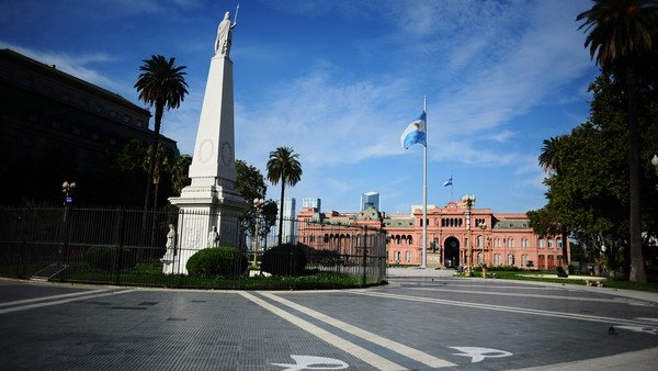 Una semana de la cuarentena: la economía casi congelada y los argentinos en sus casas frente a un reto histórico