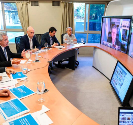 Alberto Fernández se reunió por teleconferencia con los gobernadores para consensuar otra prórroga de la cuarentena obligatoria