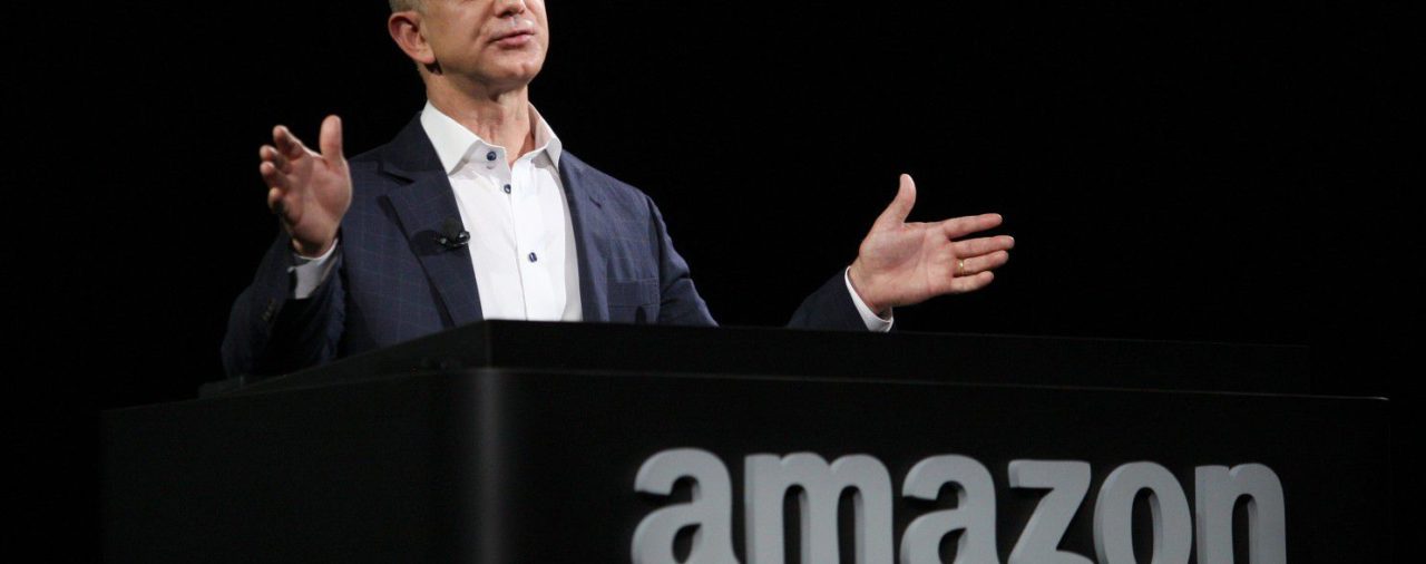 Amazon, la empresa que más prospera en la pandemia: vende 10.000 dólares por segundo y se acerca al millón de empleados