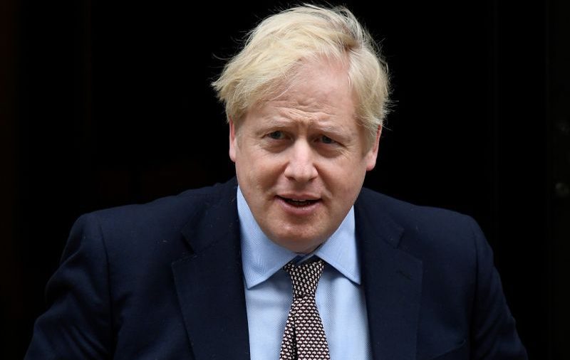 Primer ministro británico Johnson volverá a trabajar el lunes: oficina