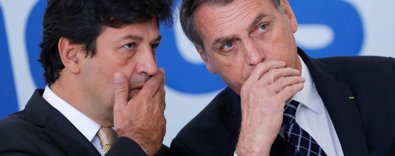 Tensión por la estrategia contra el coronavirus en Brasil: el presidente Jair Bolsonaro despidió a su ministro de Salud