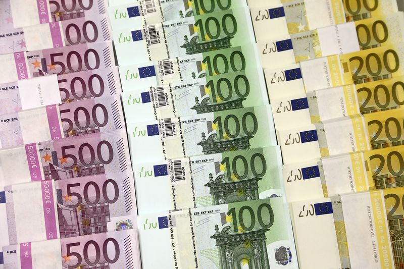 Imagen de ilustración de billetes de euro, en el Banco Nacional de Croacia, en Zagreb, Croacia. 21 de mayo de 2019. REUTERS/Antonio Bronic.