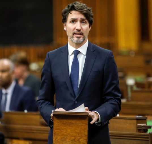 Justin Trudeau anunció la prohibición de 1.500 modelos de armas de asalto en Canadá