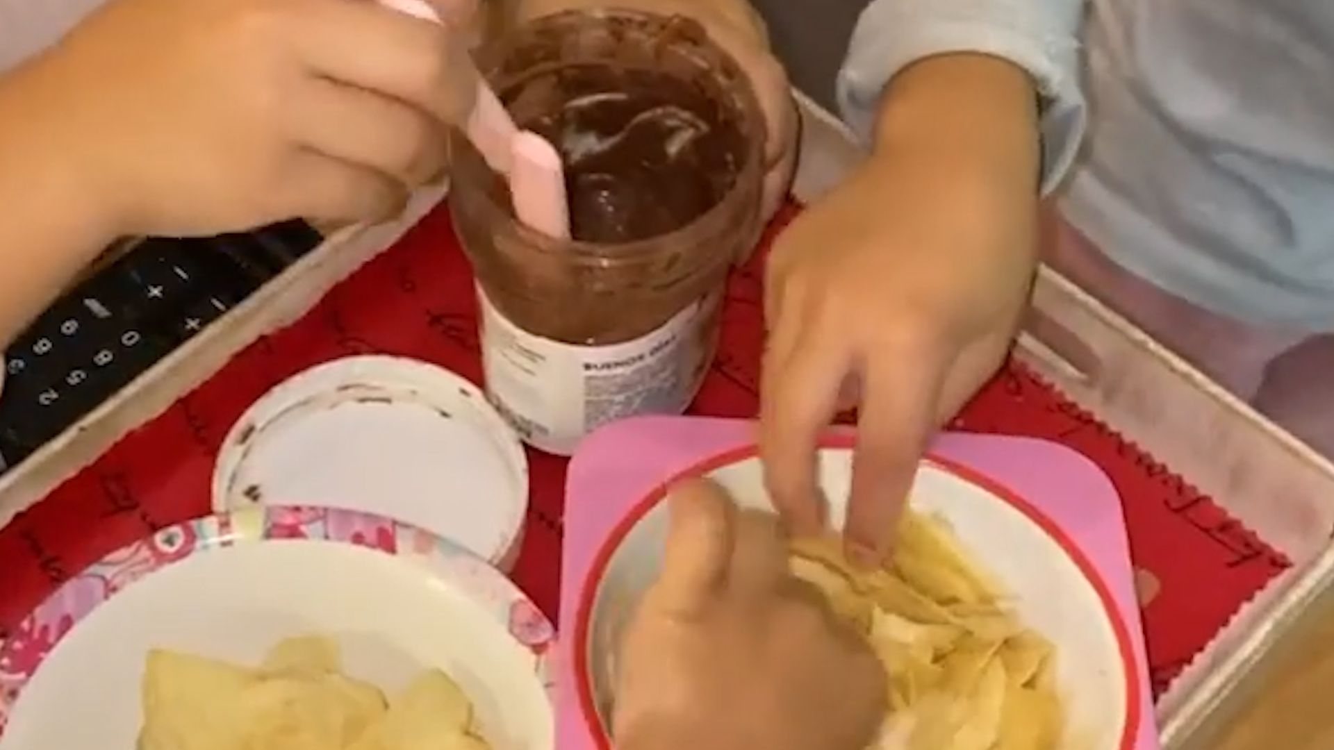 Los snaks con crema de chocolate que comen las hijas de Ciinthia Fernández