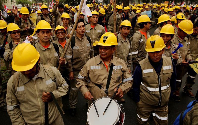 Perú anuncia reinicio gradual desde mayo de actividades clave como minería y construcción