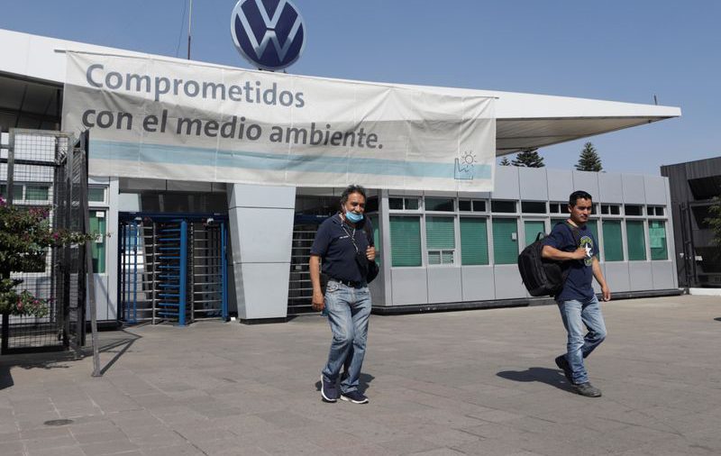 Volkswagen extiende suspensión de operaciones en México al 1 de junio debido a coronavirus