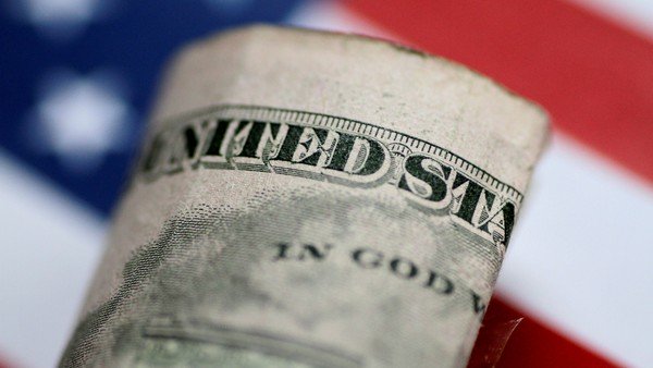 El dólar blue avanza pero ceden los dólares alternativos golpeados por los controles