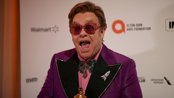 Elton John fue demandado por su ex mujer