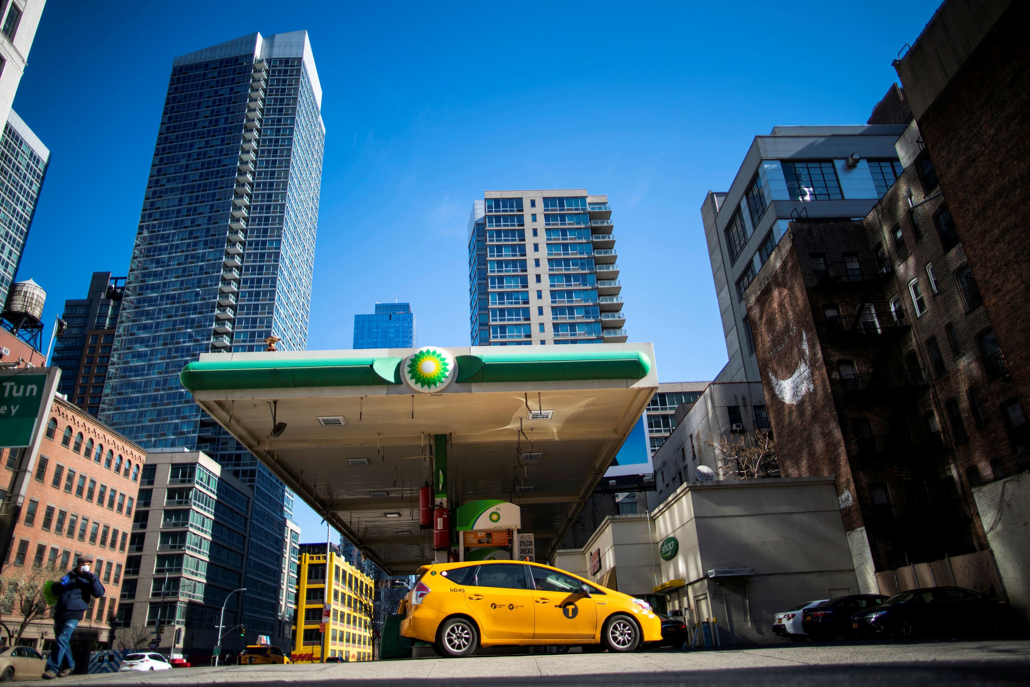 Taxis es una estación de servicio de Nueva York en marzo (REUTERS/Eduardo Munoz/archivo)