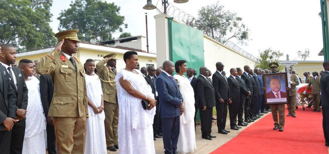 Los burundeses dan un último adiós amargo al expresidente Nkurunziza