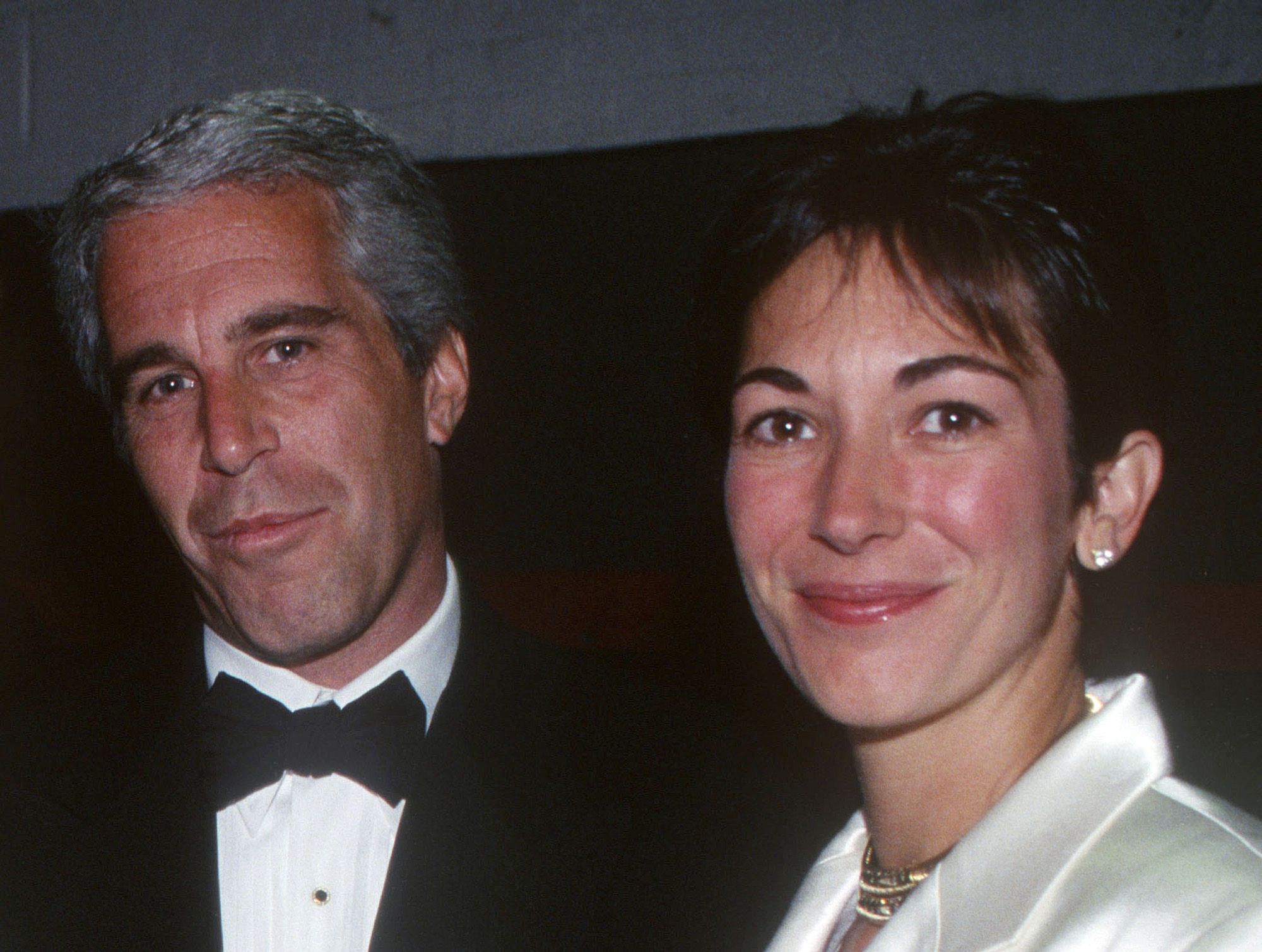 Jeffrey Epstein y Ghislaine Maxwell en un evento en Nueva York el 16 de mayo de 1995.