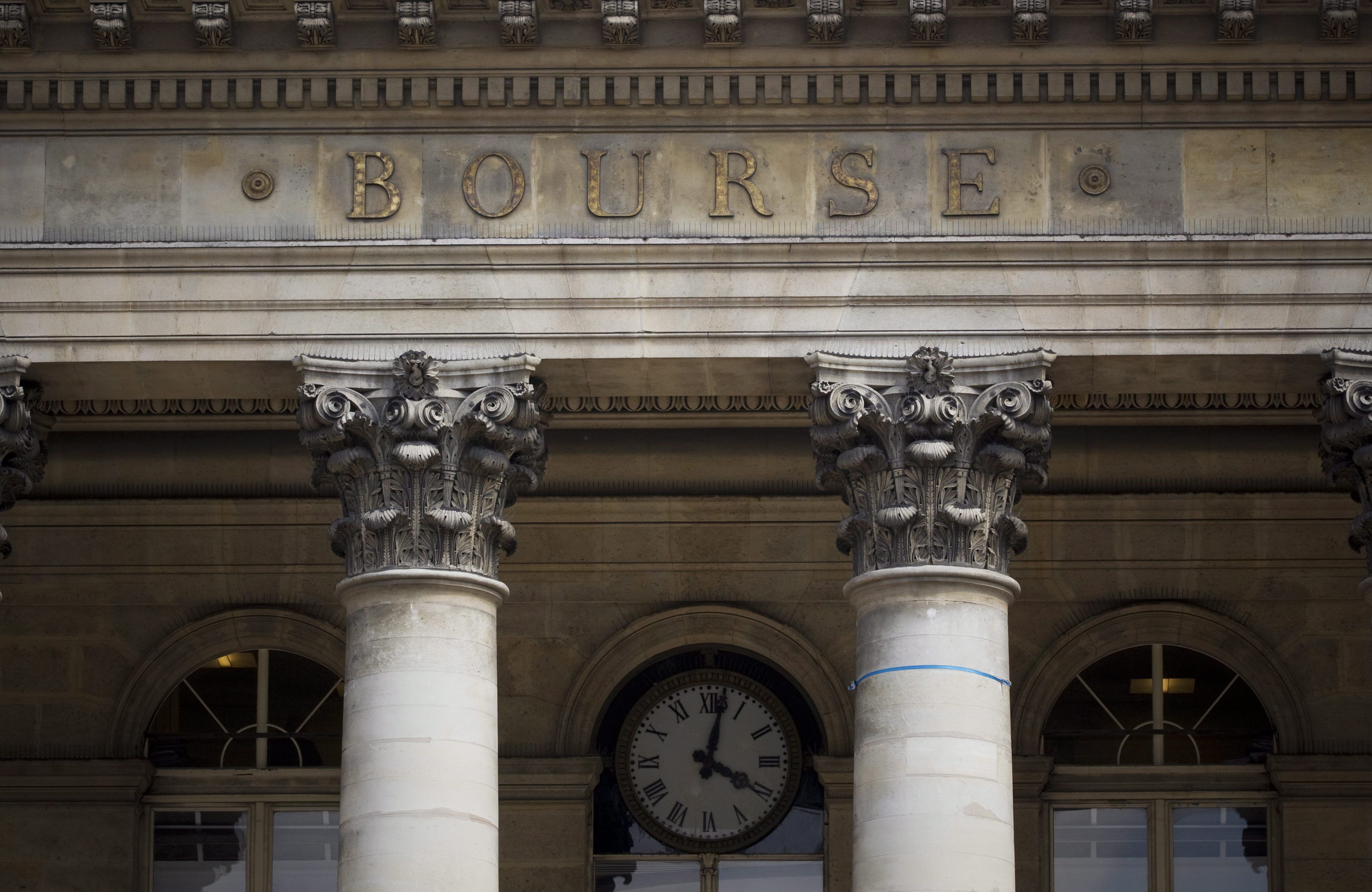Exterior de la Bolsa de París, Francia. EFE/IAN LANGSDON/Archivo 