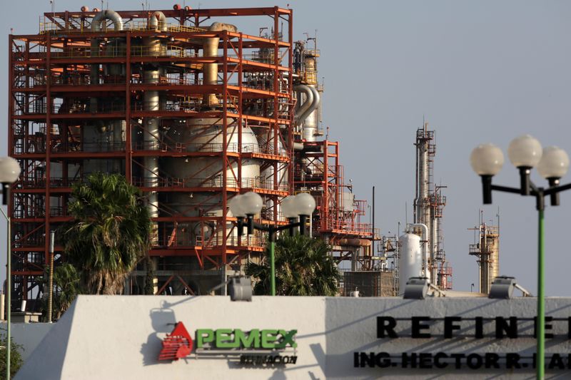 Pemex asegura que la venta a sobreprecio de Agro Nitrogenados sigue causando pérdidas multimillonarias (Foto: Daniel Becerril/ Reuters)