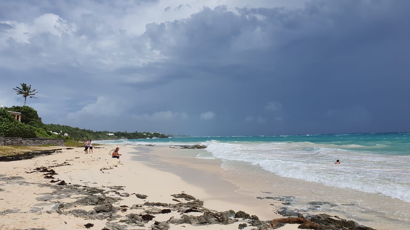 Playa de Bahía Grape, en Bermuda (Photo by Lisa-Jayne METSCHNABEL / Hand-Out / AFP) 
