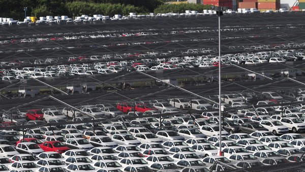 Autos: el Gobierno comenzó a liberar los importados varados en el puerto de Zárate