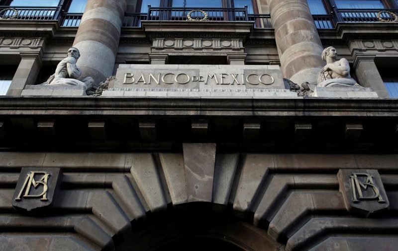 Banco central México coloca 850 mln dlr en subasta mediante uso de línea "swap" con Fed